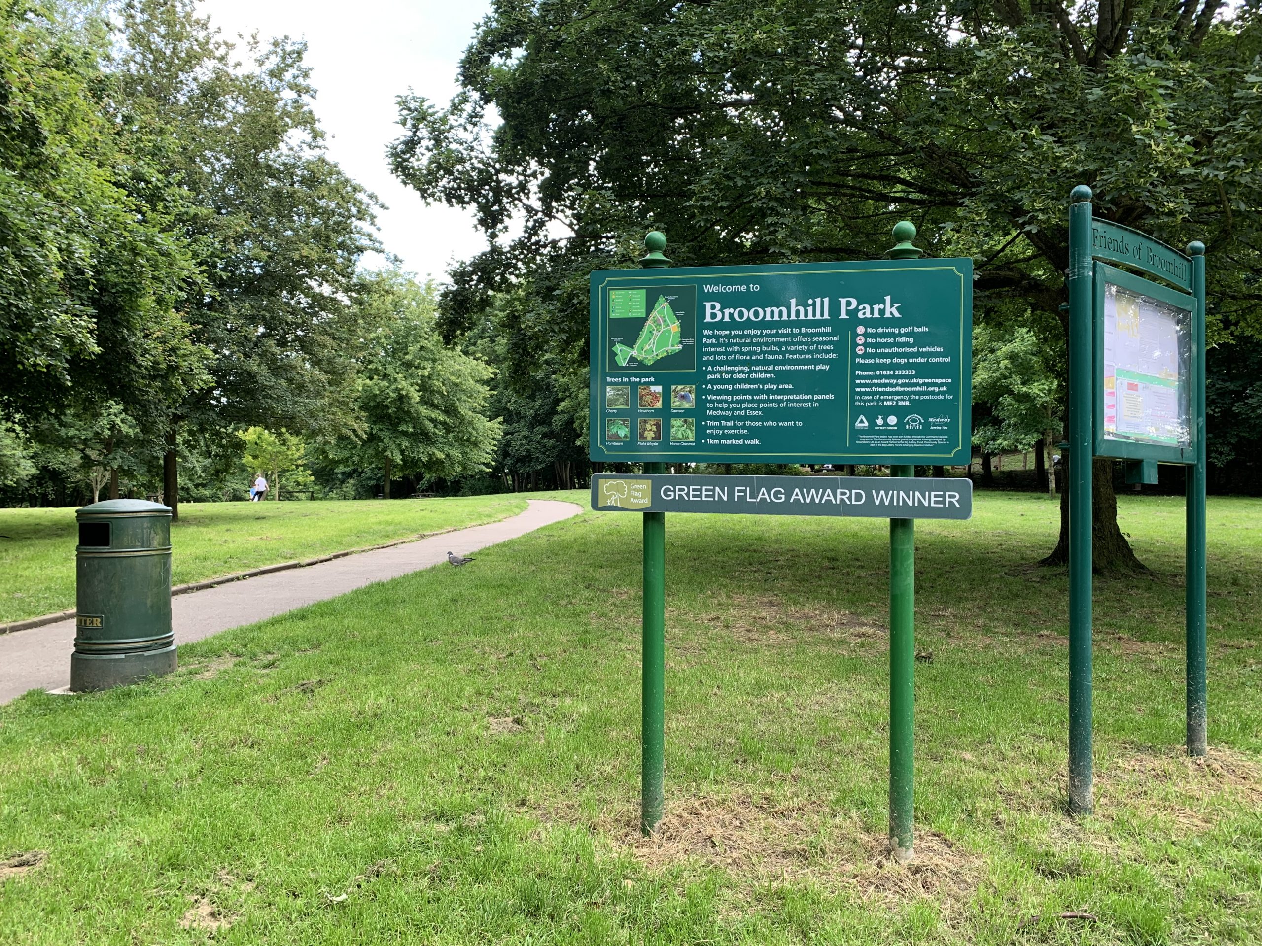 Broomhill Park Entrance